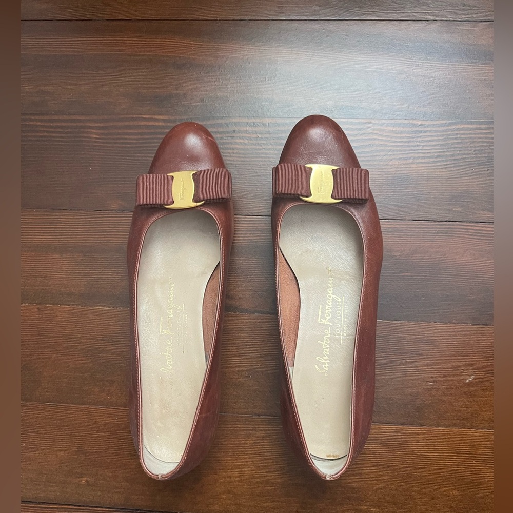 Salvatore Ferragamo Brown Kitten Heel Shoes size 7.5